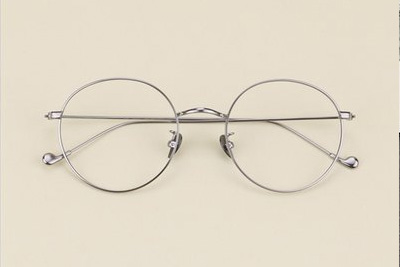 昆明儿童钛合金眼镜推荐：从价位到适配性全考量