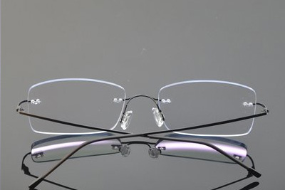 昆明配镜：纯钛眼镜框与钛合金框的差异